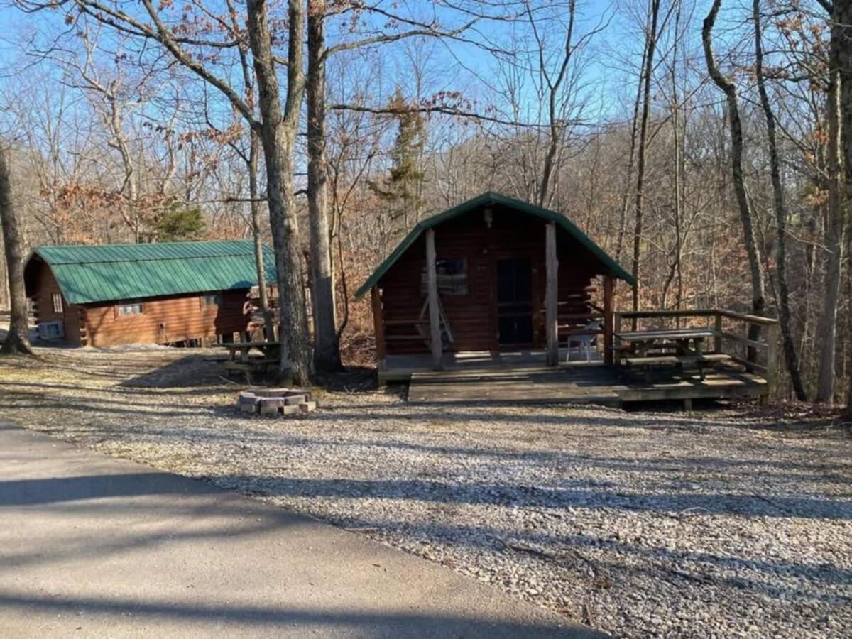 Lovely Rustic Cabin In Bloomington Buitenkant foto